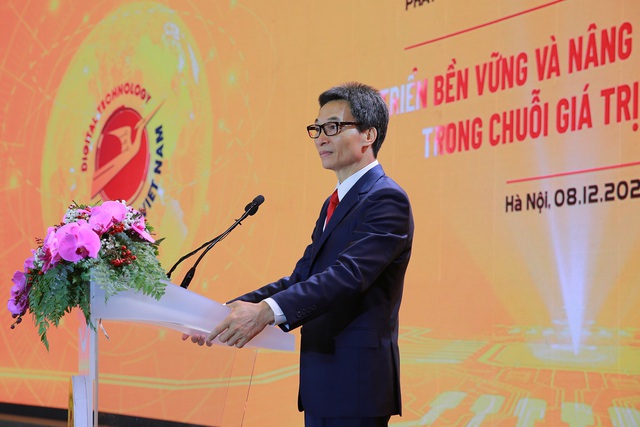 Le vice-Premier ministre participe au forum national sur le développement des entreprises numériques vietnamiennes - Ảnh 1.