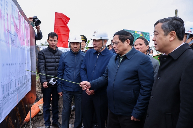 Le gouvernement fixe la date limite pour l'achèvement de la ligne de transmission du circuit 3 de 500 kV - Ảnh 1.
